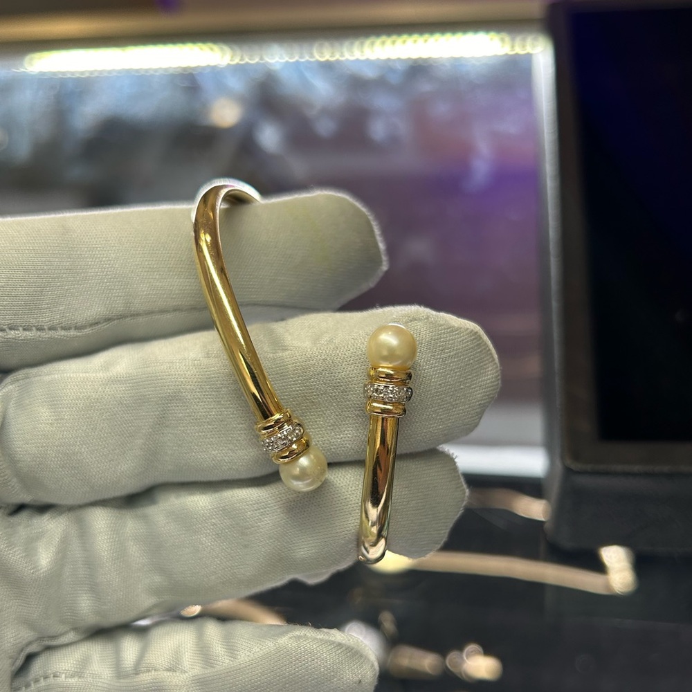 14kt Yellow Gold Pearl & Diamond Bangle